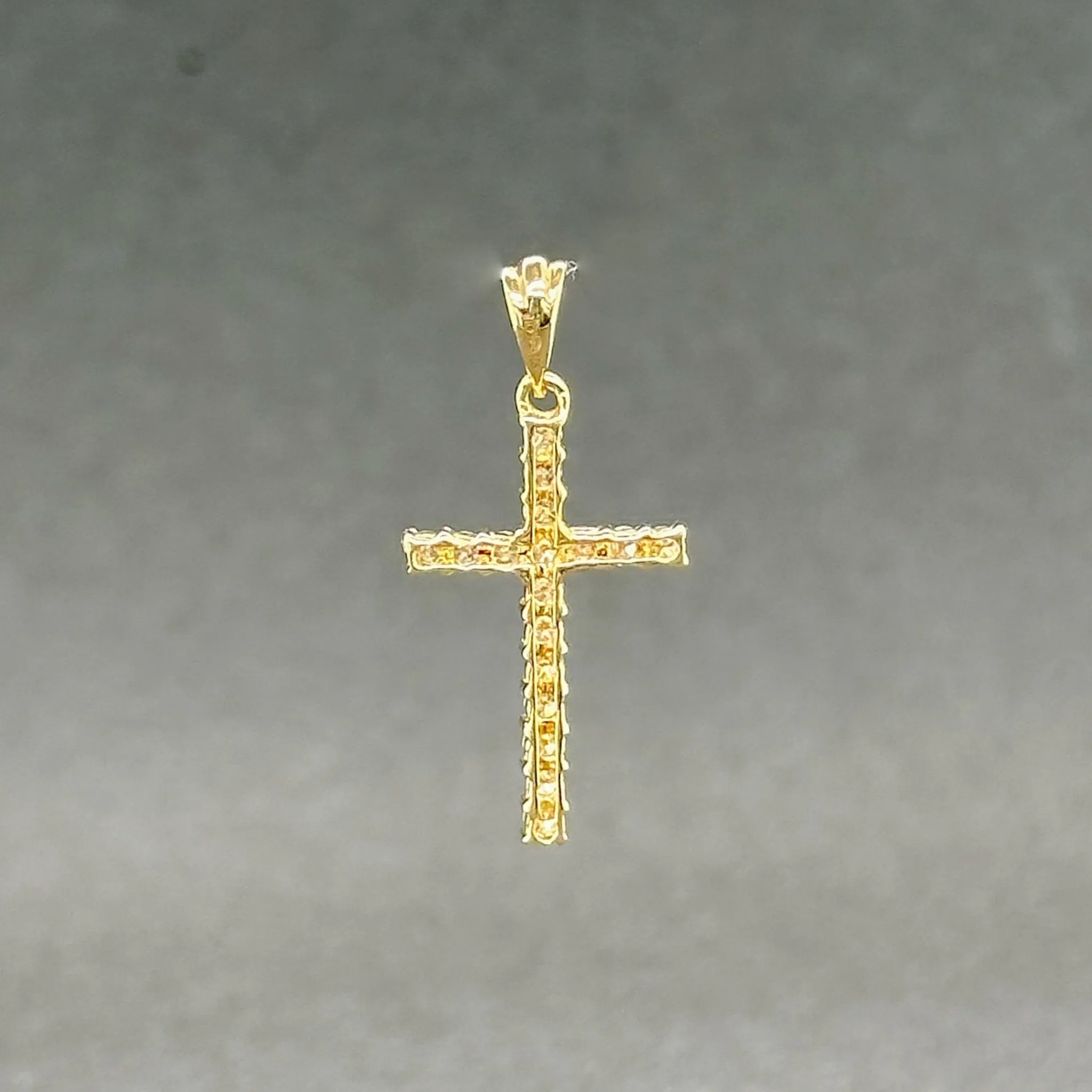 Estate 14K Y Gold 0.25ctw H/SI2 Diamond Cross Pendant