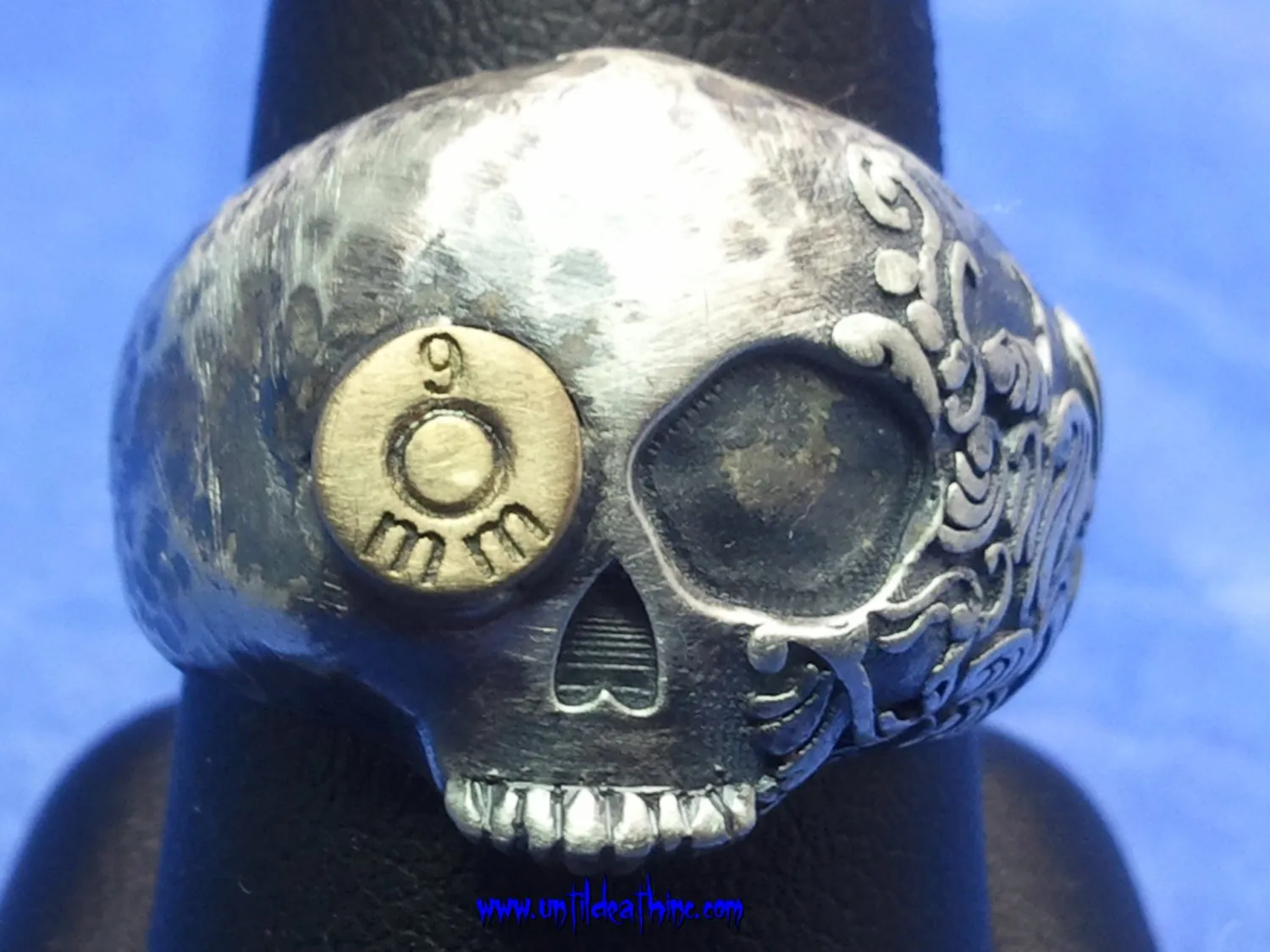 Hammered Fiji Skull Ring With Bullet in Eye in STERLING SILVER-UDINC0024