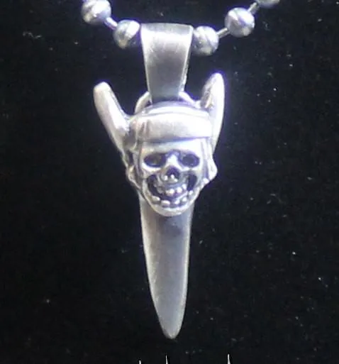 Pirate Skull Mako Shark Tooth-UDINC0111